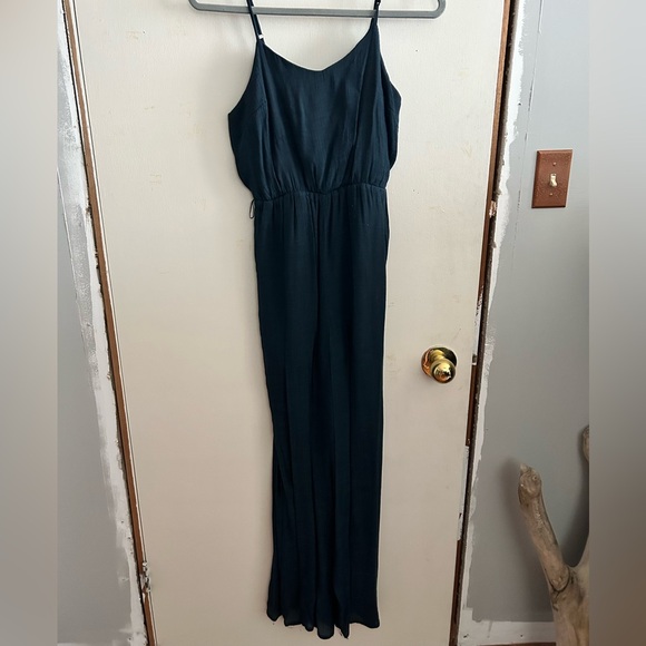 Double layered linen jumpsuit - Picture 2 of 4